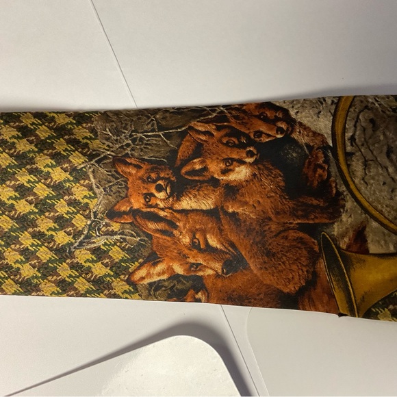 bill blass Other - Bill Blass Country Tie den of foxes and horn 100 silk